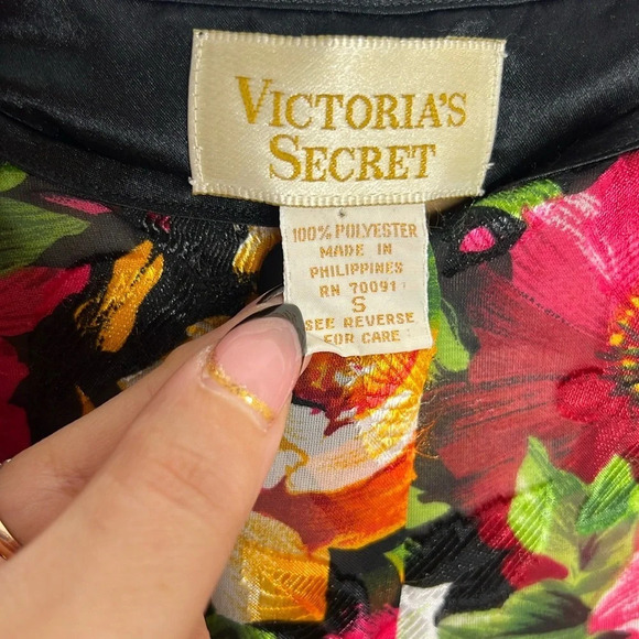Gold Label Victoria’s Secret Vintage 90s Semi Sheer Floral Print Lounge Shirt - Picture 9 of 11